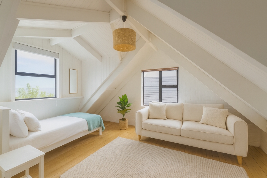 7 Bedroom Property for Sale in Grotto Bay Western Cape